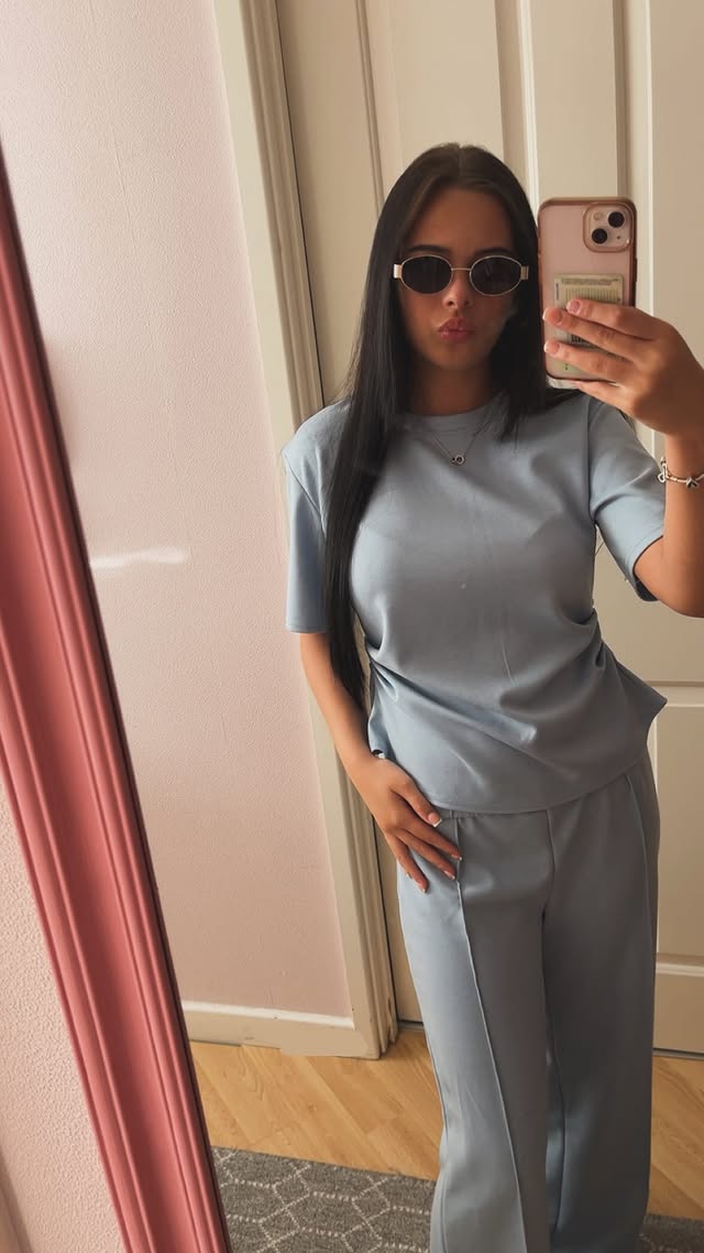 PJ — Nail Technician